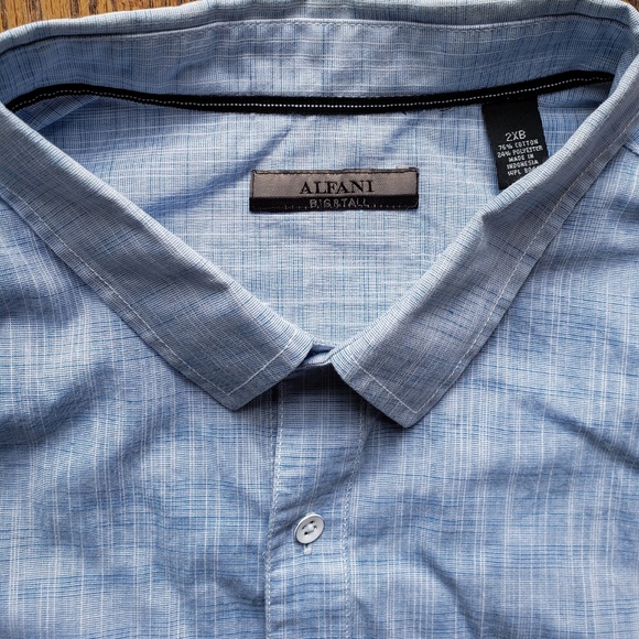 EUC Light Blue Short Sleeve Button Up - Picture 4 of 4